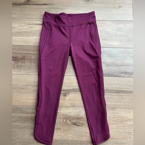 Free People MOVEMENT Burgundy High Rise INFINITY Crop Cut-Out Hem Leggings Sz S - Picture 1 of 5
